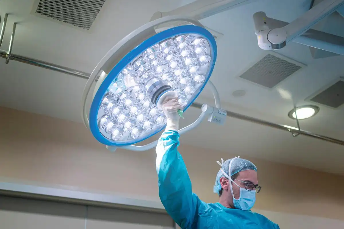 Types of Mounting Styles in LED Surgical Lighting Systems