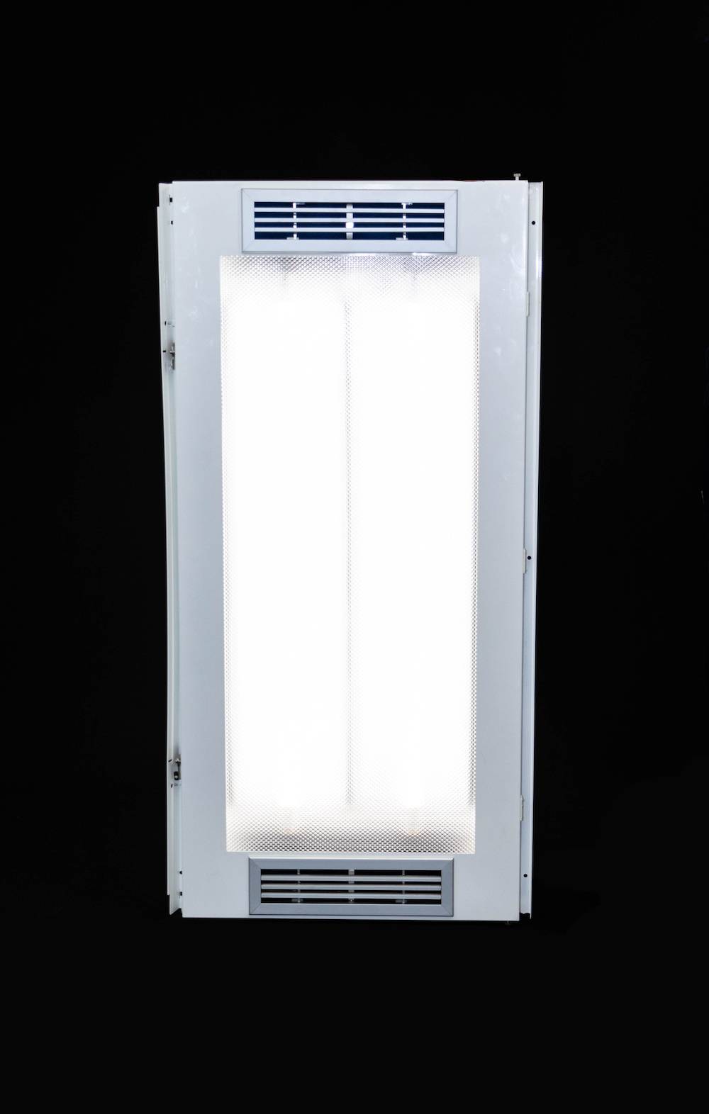 ValleyMed_UV24-Fluorescent.jpg