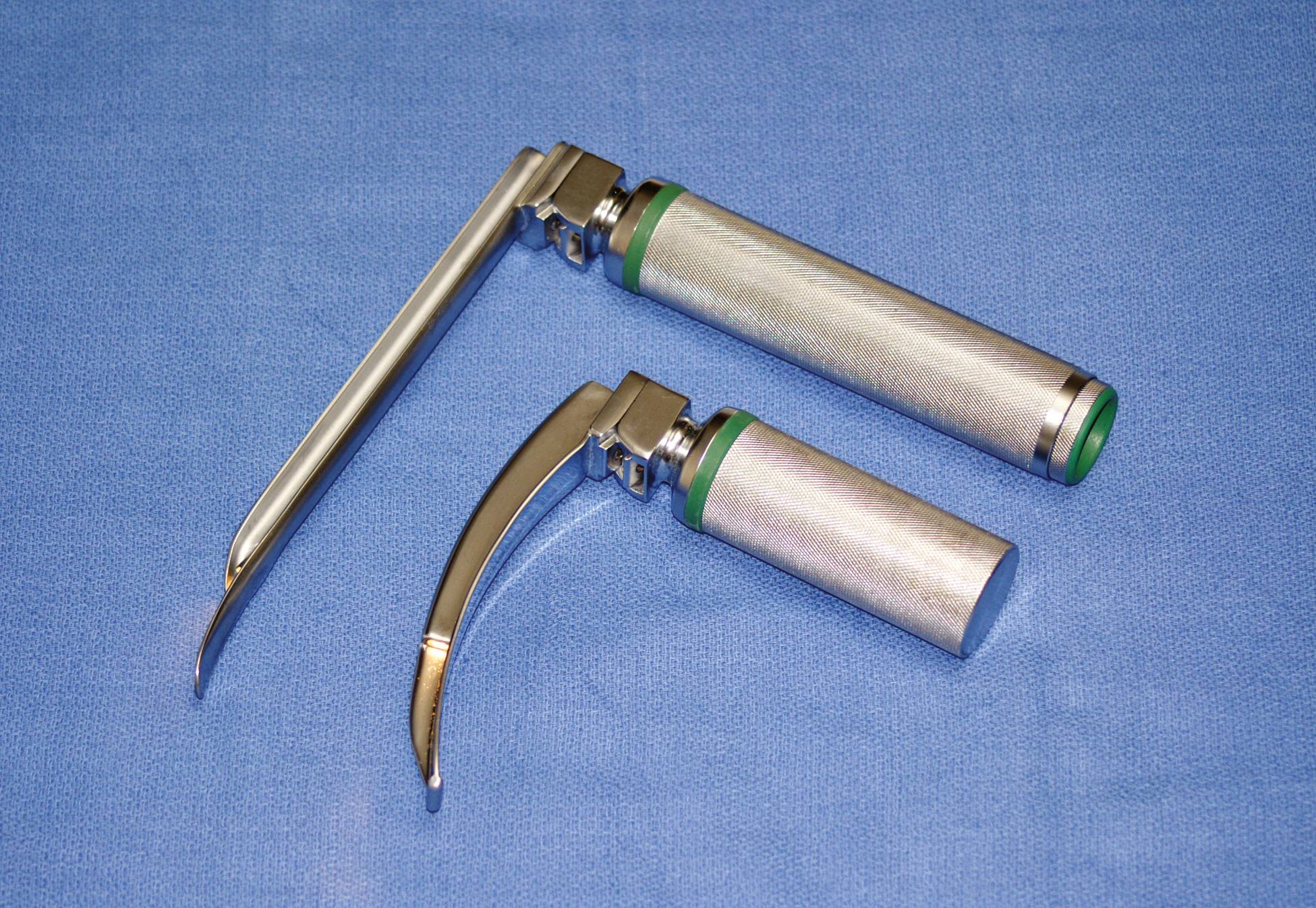 Features and Types of Laryngoscope Handles